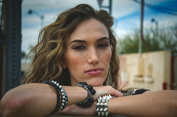 Choisir un sérum anti-âge : quelles solutions pour une peau éclatante et ferme ?